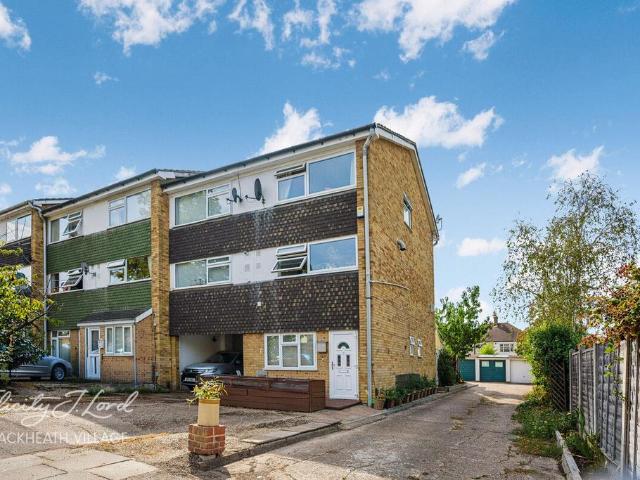 House for sale in London Borough of Lewisham, Greater London