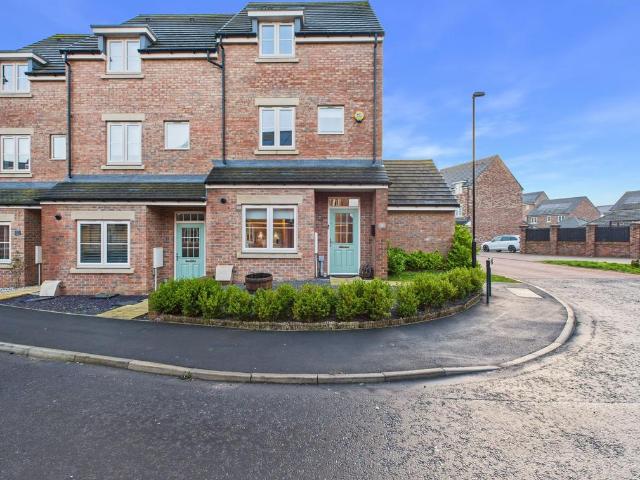 House for sale in Burnside, Fence Houses