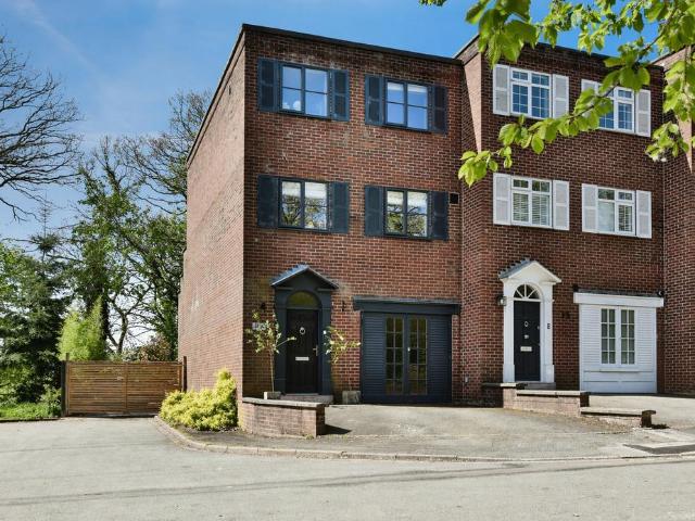 House for sale in Wilmslow Park, Wilmslow