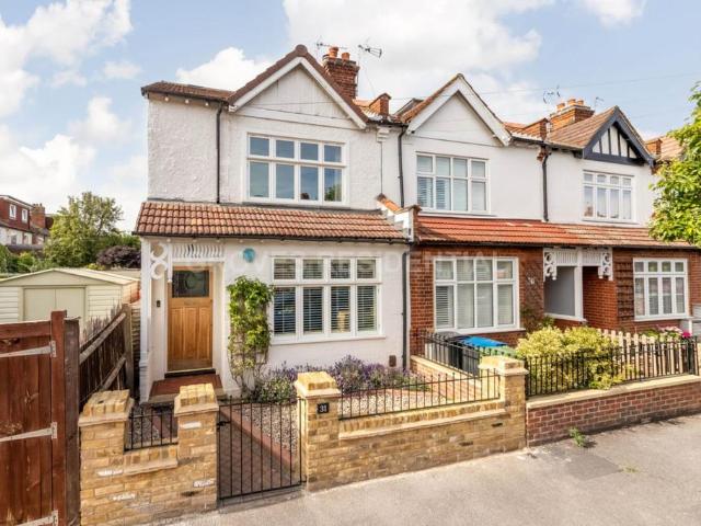 House for sale in New Malden, Greater London