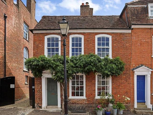 House for sale in Fole, Surrey