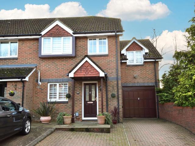 House for sale in Batchworth, Hertfordshire