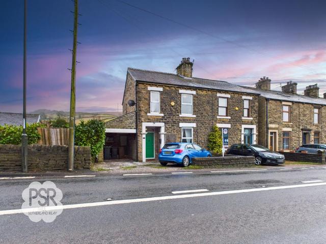 House for sale in Charlesworth, East Midlands