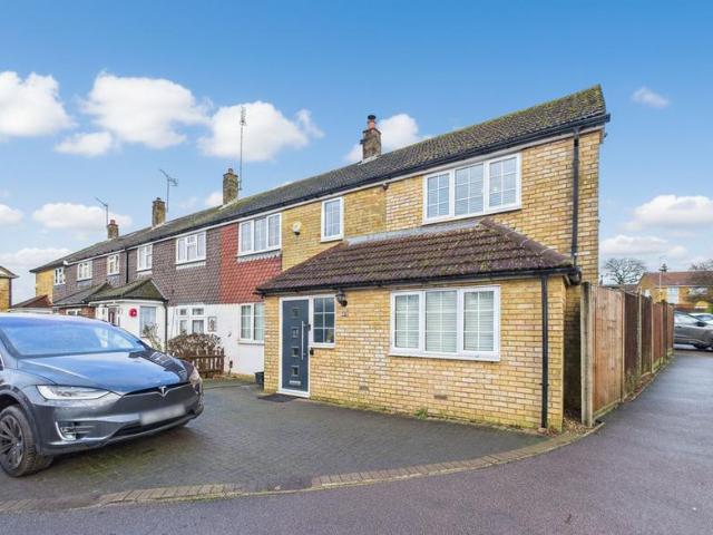 House for sale in Potters Bar, Isle Of Man