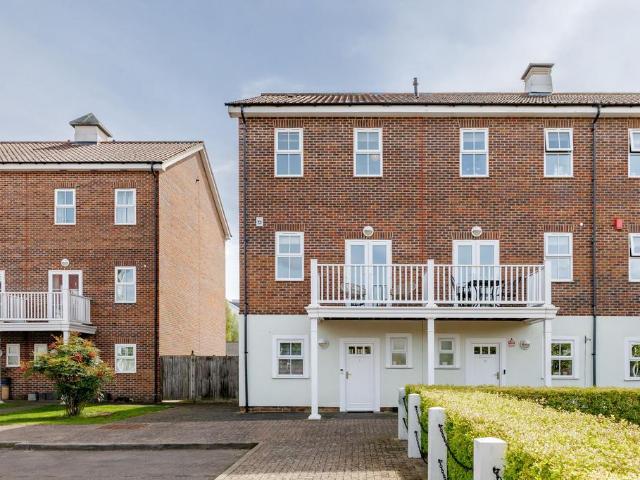 House for sale in Worcester Park, Greater London