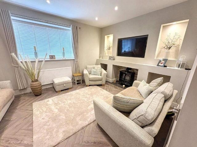 House for sale in Pentre