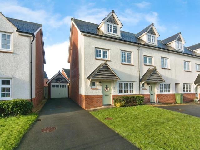 House for sale in Pentir, Wales