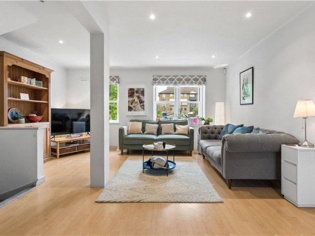 House for sale in Battersea, Greater London