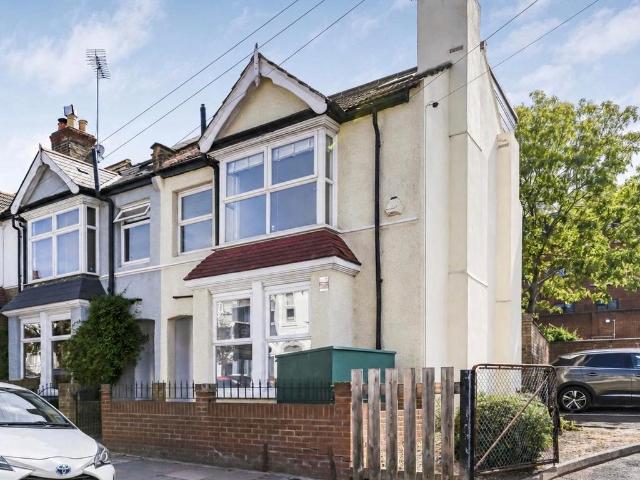 House for sale in London Borough of Ealing, Hanwell