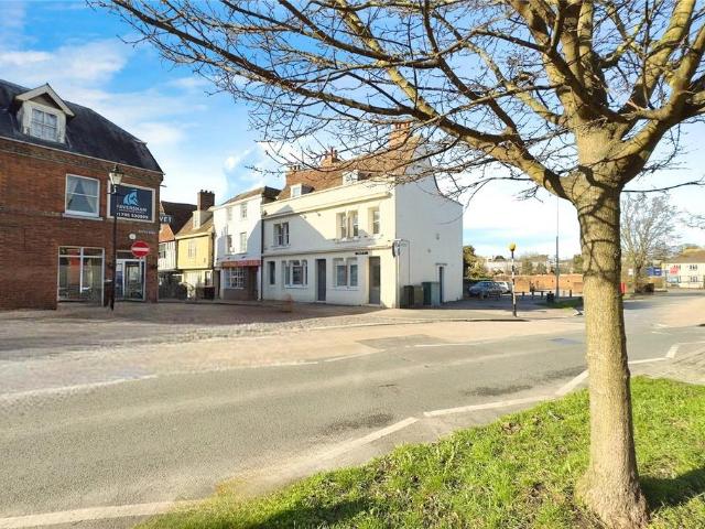 House for sale in Oad Street, Kent