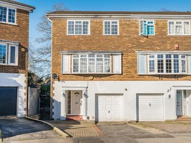 House for sale in Bickley, Greater London