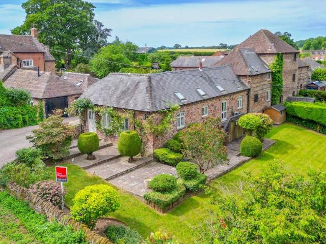 House for sale in The Wyke, The Hem