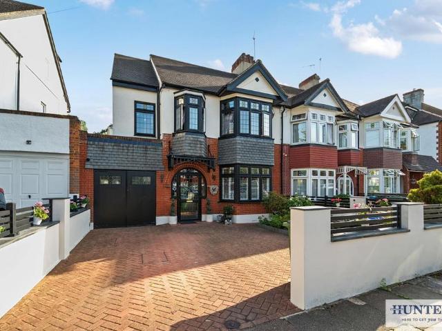 House for sale in Plumstead, Greater London