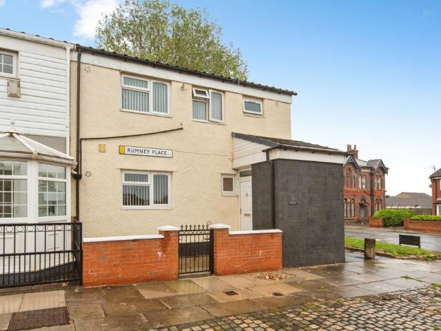 House for sale in Calderstones