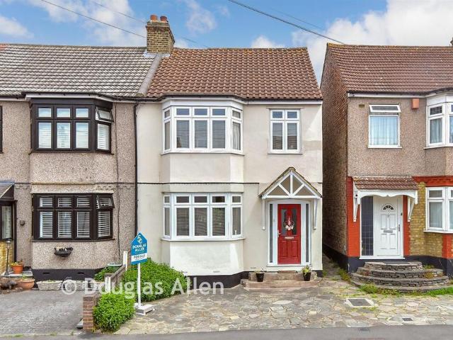 House for sale in Gidea Park, Greater London