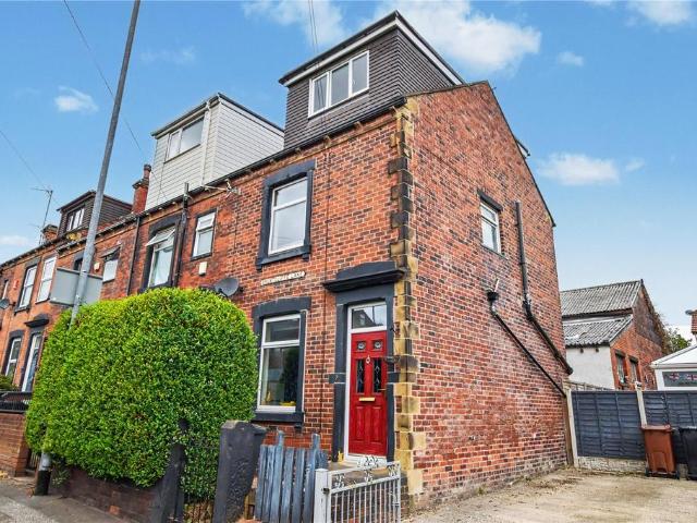 House for sale in Churwell, West Yorkshire