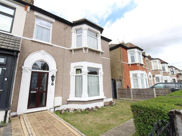 House for sale in Little Heath, Greater London