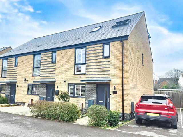 House for sale in Lee-on-the-Solent, Middlecroft