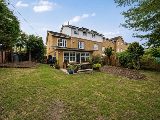 House for sale in Bellfields, Westborough