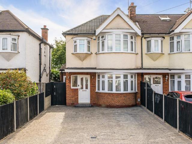 House for sale in Lane, Greater London