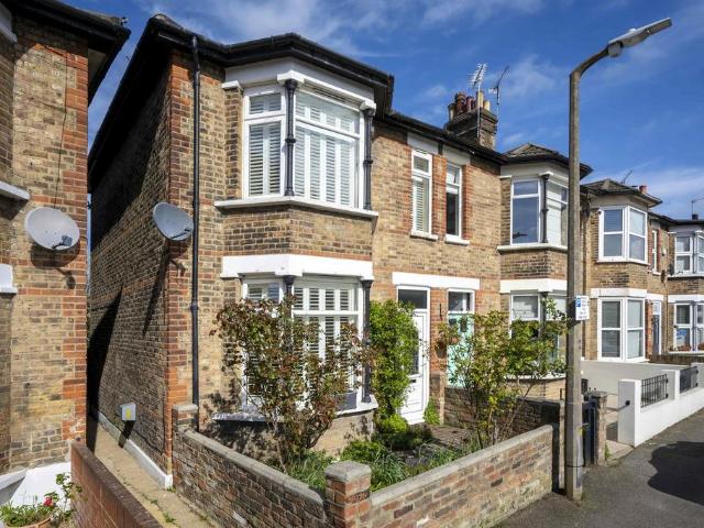 House for sale in Navestock Side, Essex