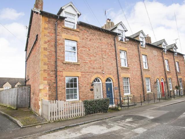 House for sale in Fossebridge, Gloucestershire