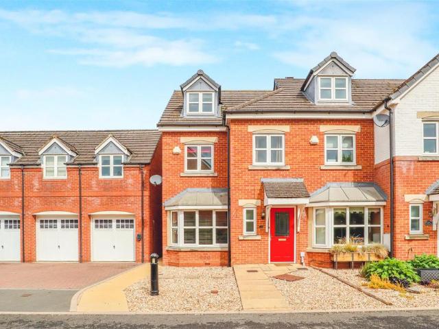 House for sale in Green Close, Warwickshire