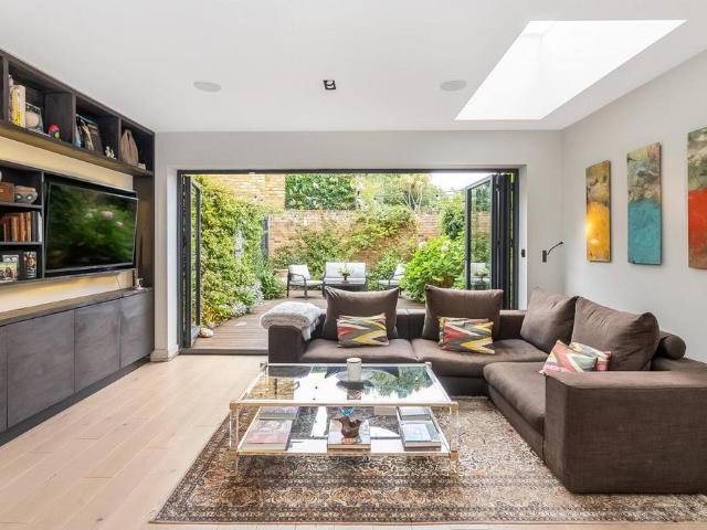 House for sale in Loughborough Junction, Greater London