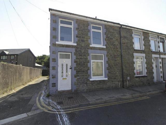 House for sale in Pentre