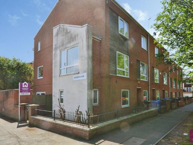 House for sale in Georgia, Greater Manchester