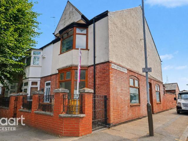 House for sale in Bede Island, Old Wharf