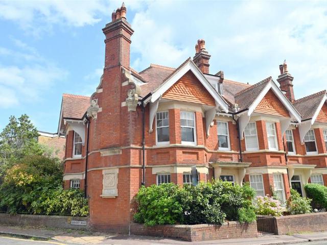 House for sale in Holywell, Eastbourne