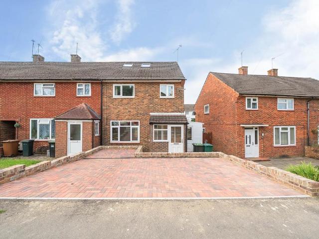 House for sale in Watford Rural, Batchworth