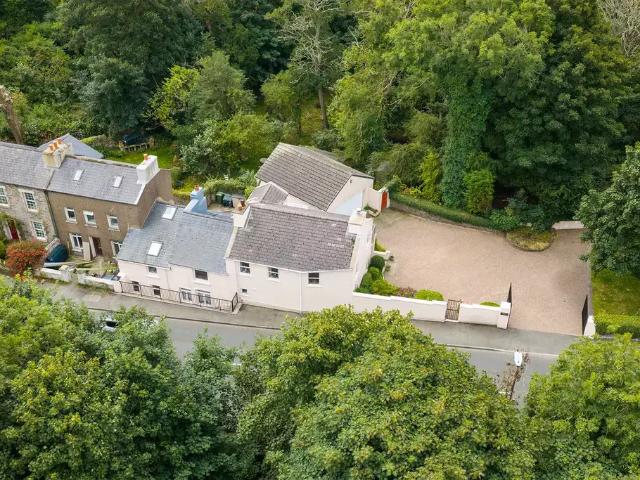 House for sale in Douglas, Scotland