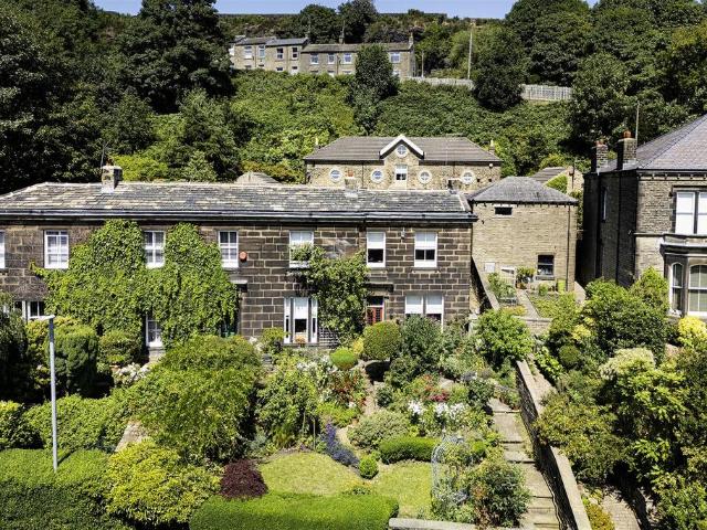 House for sale in Longwood, West Yorkshire