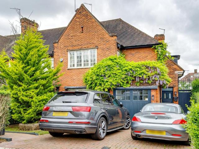 House for sale in Hampstead Garden Suburb, Greater London