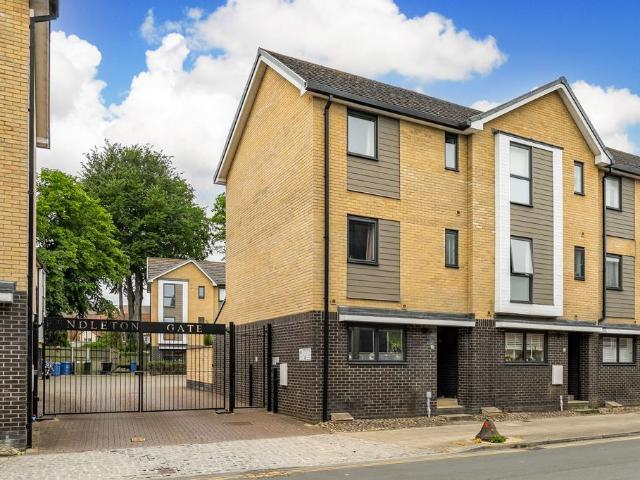 House for sale in New Catton, East Bank