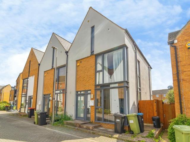 House for sale in Broughton Gate, Monkston Park