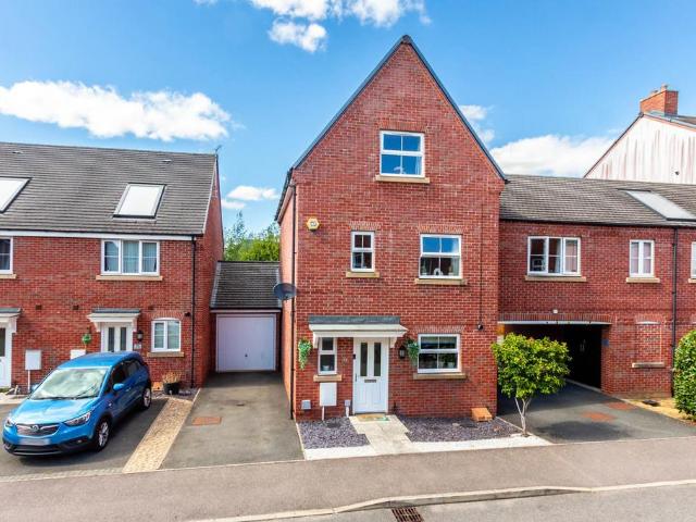 House for sale in Rushden