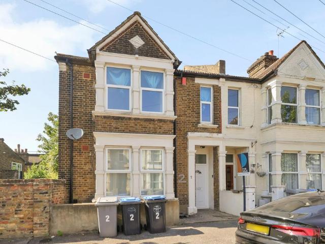 House for sale in Harlesden, Greater London