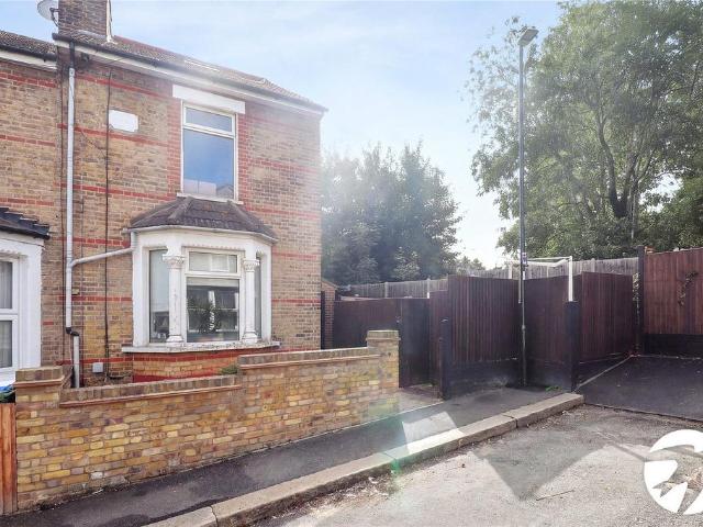 House for sale in London Borough of Bexley, Greater London