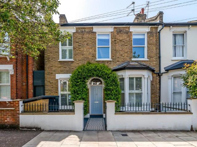 House for sale in East Dulwich, Greater London