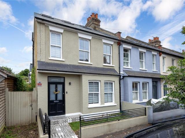 House for sale in Hampton Hill, Greater London