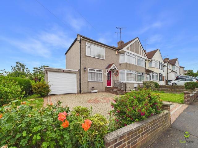 House for sale in Barnehurst, Greater London