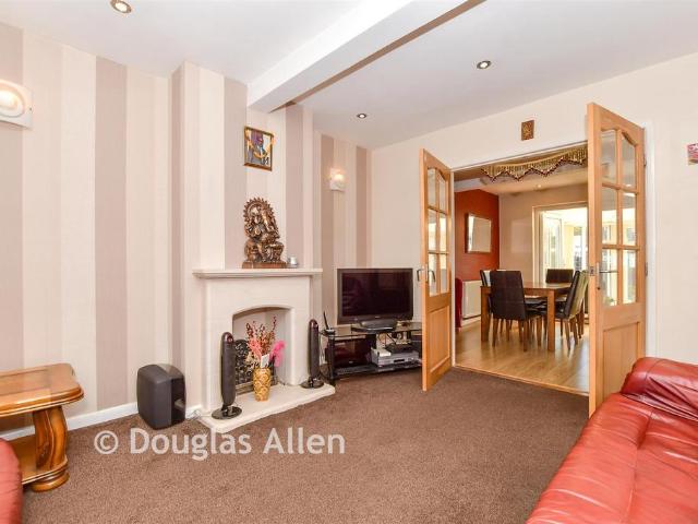 House for sale in Elm Park, Greater London