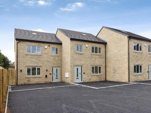 House for sale in Illingworth, West Yorkshire