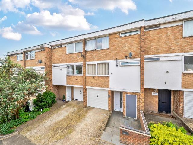 House for sale in Westfield, Woking