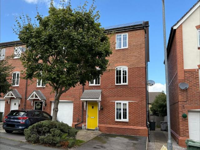 House for sale in Lindley, Kirklees
