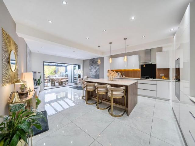 House for sale in New Southgate, Greater London