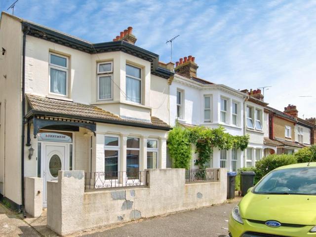 House for sale in North Shoebury, Alton Barnes